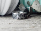 Daisy Pattern Wide Band Ring